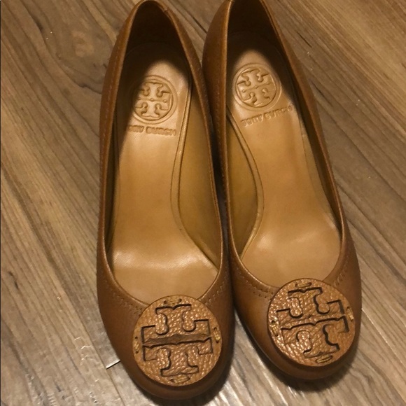 Shoe - Picture 2 of 6